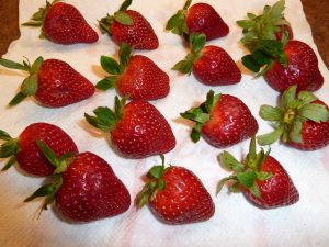 straberries one waxed paper