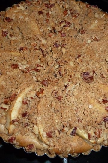 Pear and Cream Cheese Crumble Tart