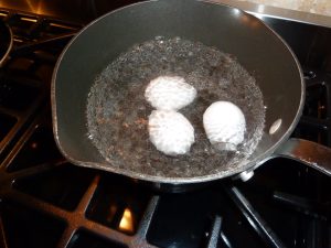 Boiling eggs