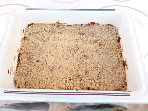 Baked date squares