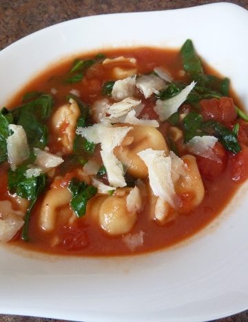 Garlicky Tortellini Soup